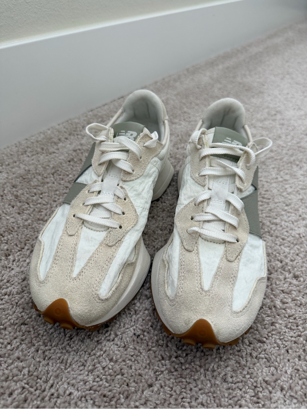 New Balance 327 in Linen/Sea Salt/Olive/Grey size 10 - Picture 9 of 9